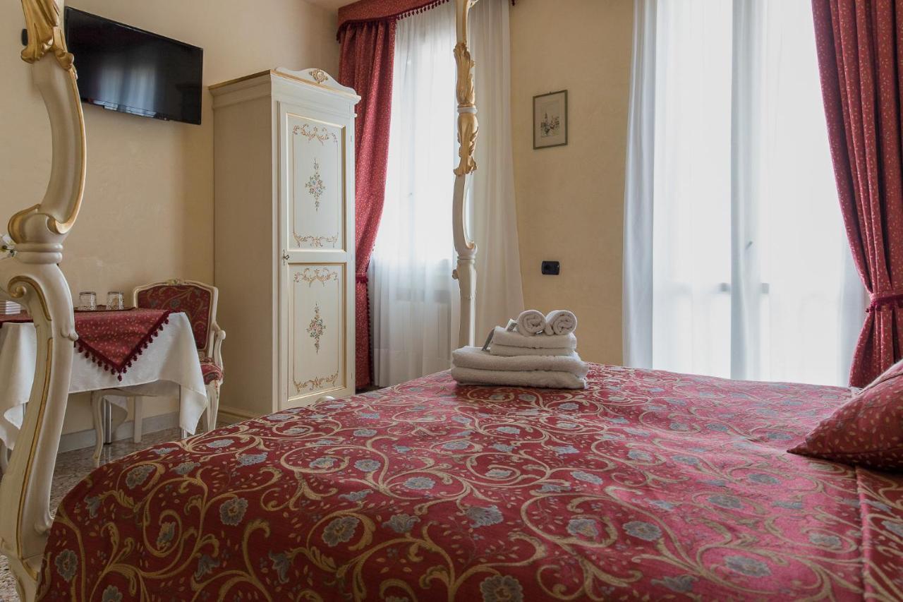 Pensión Venice Inn *